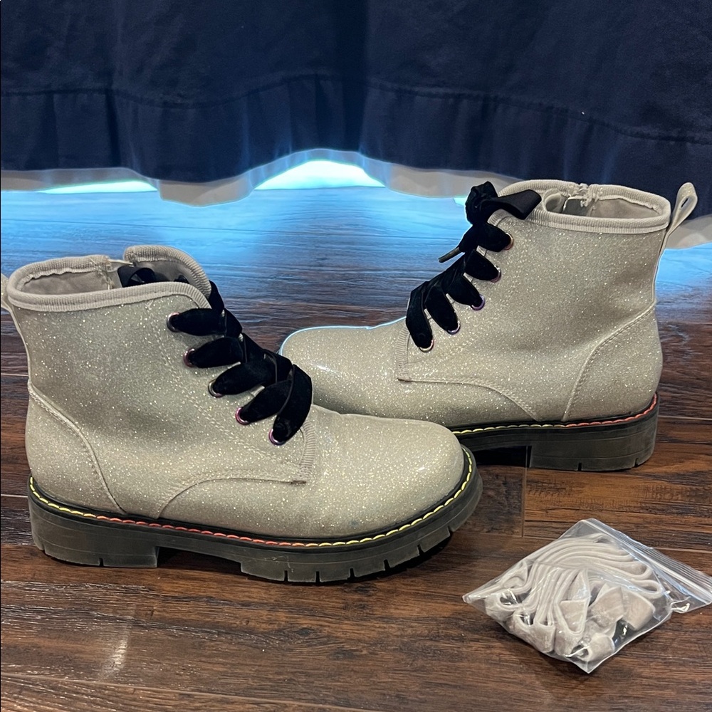 Dream Pairs Glittery Silver Kids Boots with Black Laces
